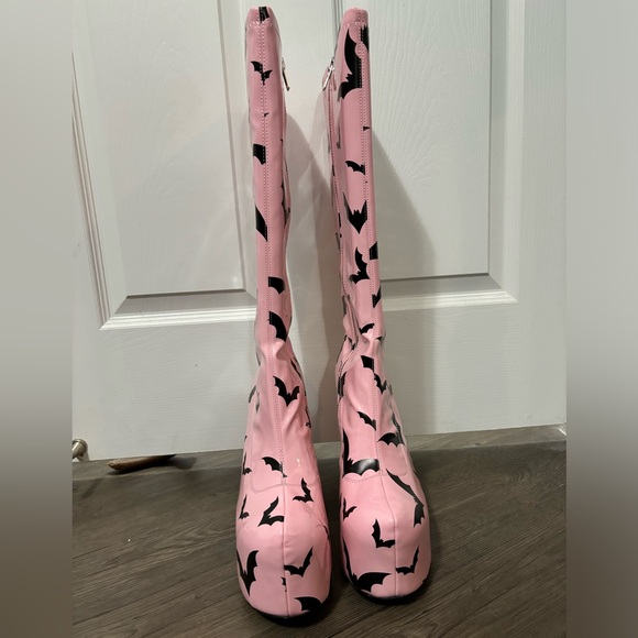 NWOB Dolls Kill / Trickz an’ Treatz Bat Glam Gogo Boots - Picture 3 of 6